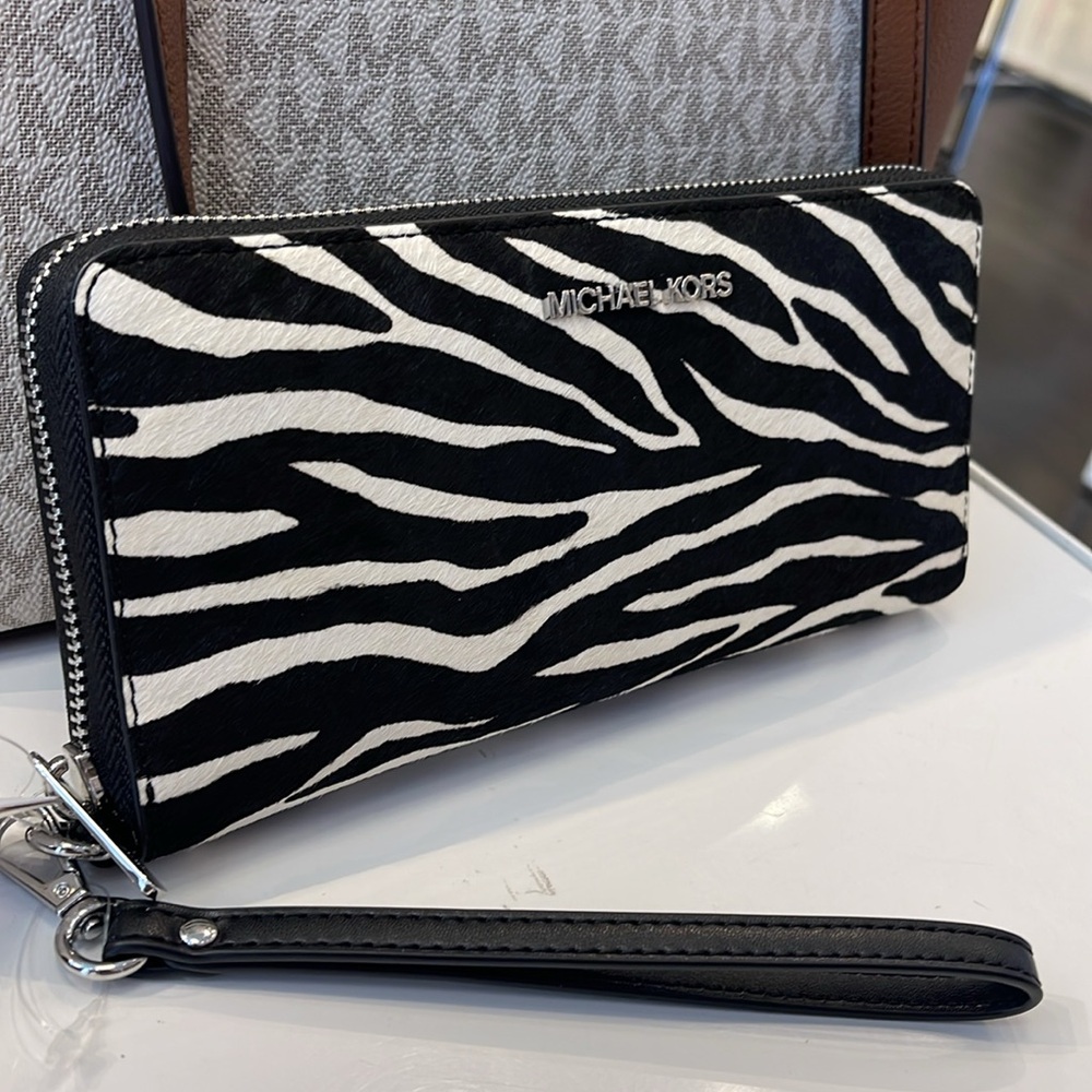 MICHAEL KORS Large Continental Wristlet Phone Case Wallet Exotic Print Hair Calf - Picture 16 of 16